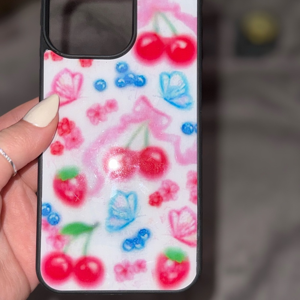 Phone case with - Picture 2 of 6